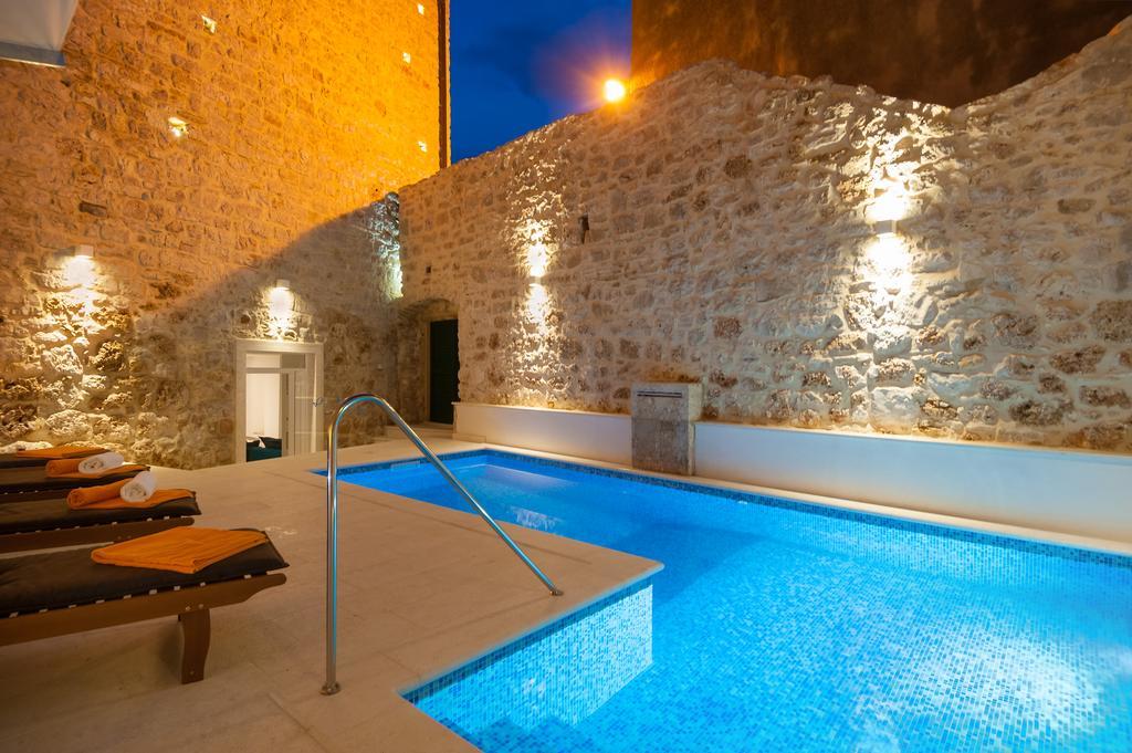 Villa Majestic With Heated Pool And Rooftop Terrace ボル 部屋 写真
